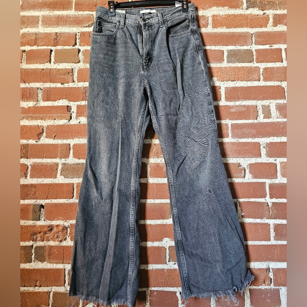 Levi's 70's High-rise Black / Grey Flare Jeans size 28